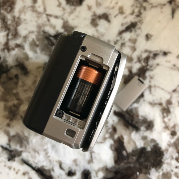 Pentax IQZoom 90MC 35mm Film Camera - 38-90mm Zoom, New Battery, Untested Film - Picture 8 of 11